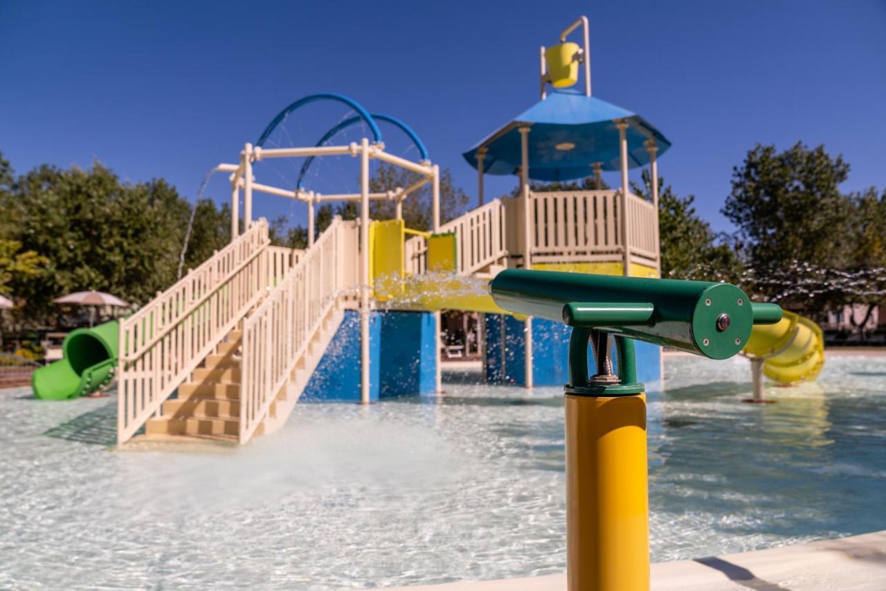 Club Del Sole Romagna Family Resort Riccione Exterior photo